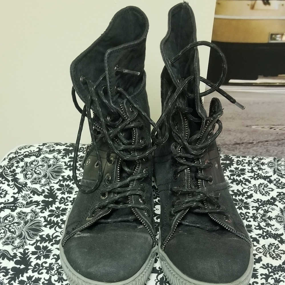 Used Men's Levi's Boots Size 11